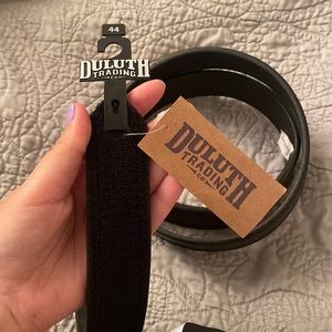 BRAND NEW Duluth Trading Co Black Leather Velcro Belt! Men’s Size 44